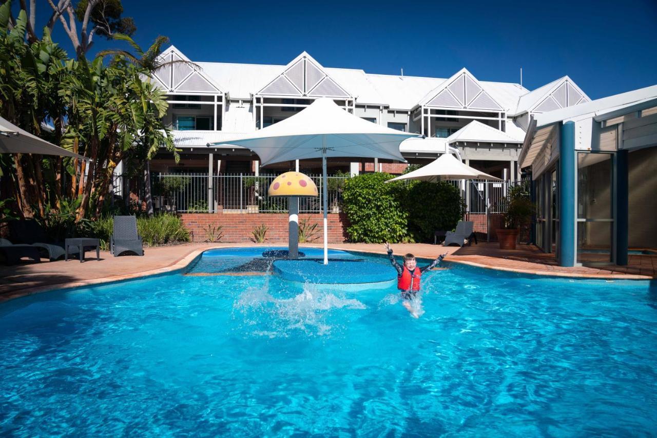 Broadwater Resort Como Perth Exterior foto