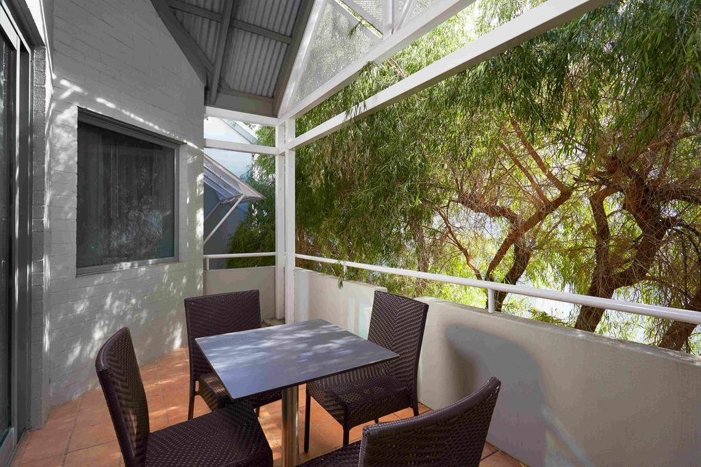 Broadwater Resort Como Perth Exterior foto